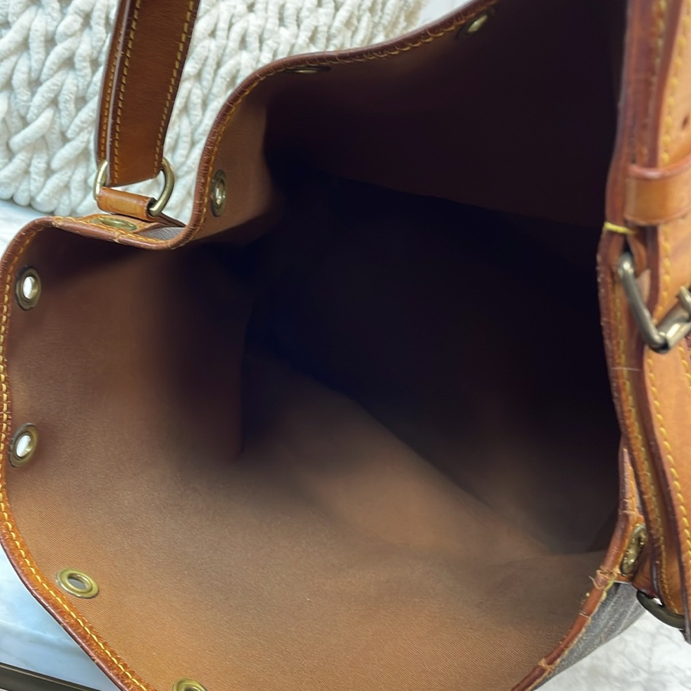 Louis Vuitton Brown Monogram Canvas Shoulder bucket bag - Picture 9 of 14